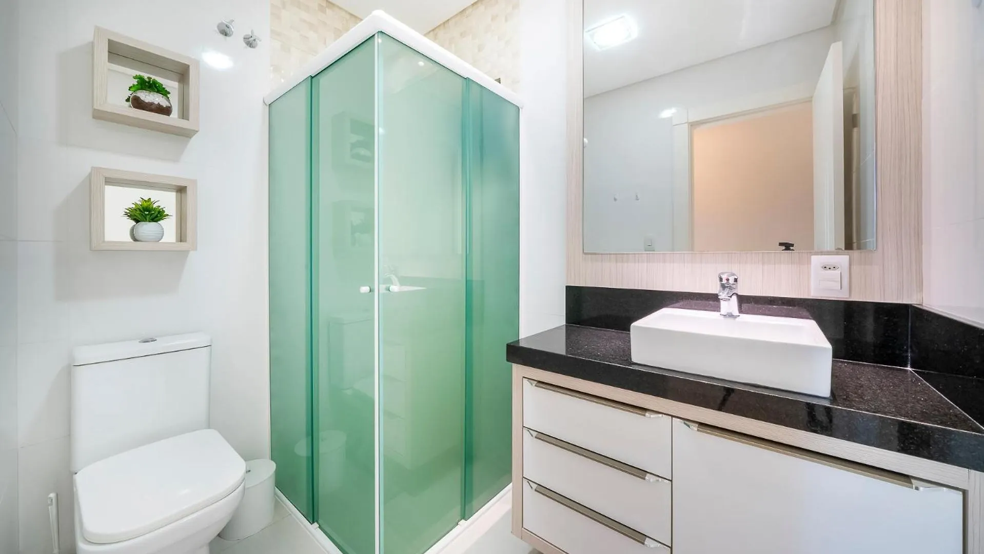 Apartamento Duplex Terreo Com Super Spa Bombinhas