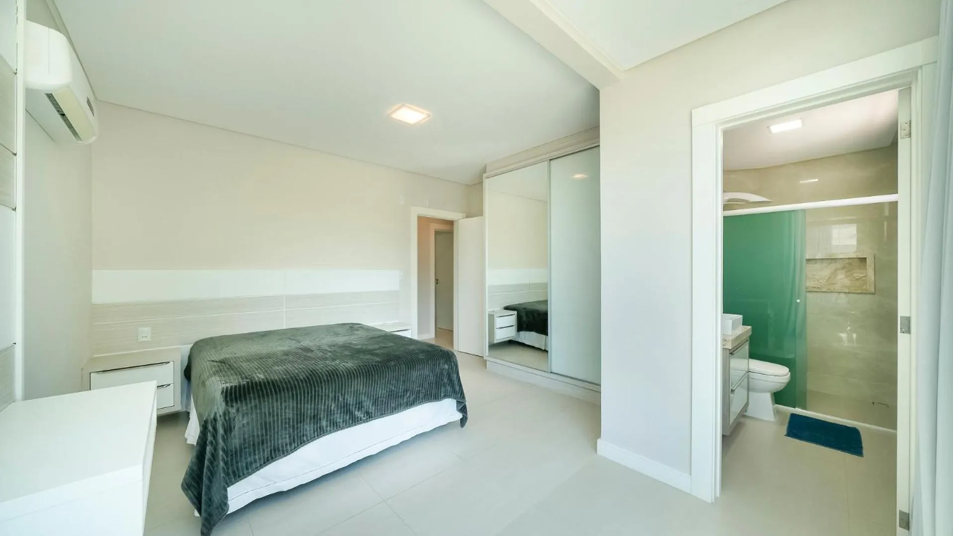 Apartamento Duplex Terreo Com Super Spa Bombinhas