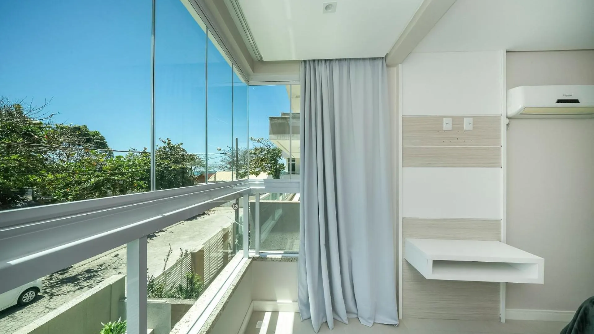 Apartamento Duplex Terreo Com Super Spa Bombinhas 0*,  Brazil